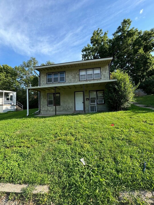 1422 1/2 W Waldo Ave in Independence, MO - Building Photo