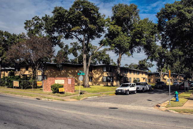 Lawndale Village in Houston, TX - Building Photo - Building Photo