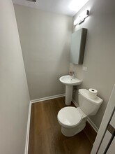 7202 W Crain St, Unit G in Niles, IL - Foto de edificio - Building Photo