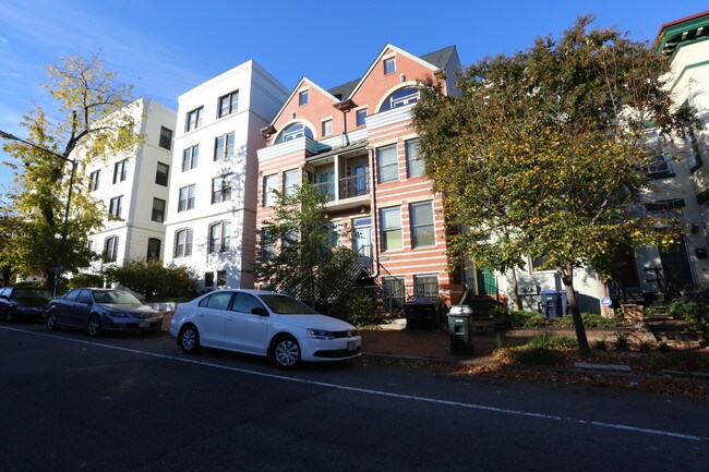 504-506 6th St NE in Washington, DC - Foto de edificio - Building Photo