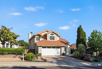 2138 Singingwood Pl in Escondido, CA - Building Photo - Building Photo
