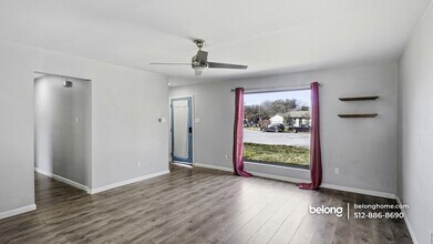 5701 Claystone Cove in Austin, TX - Foto de edificio - Building Photo