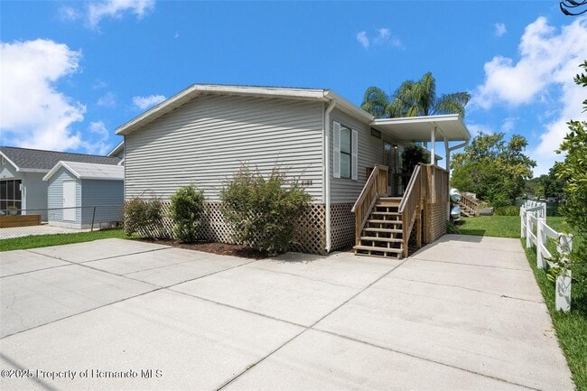 6901 Richard Dr in Spring Hill, FL - Building Photo - Building Photo