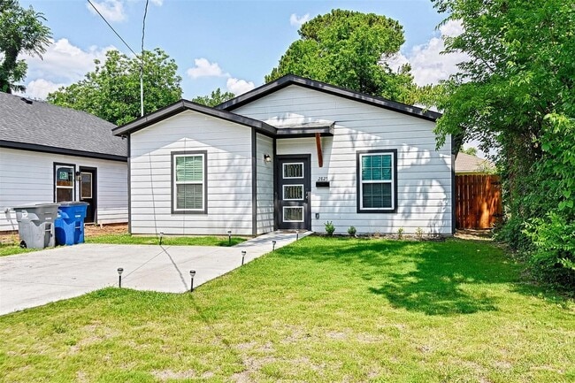 property at 2825 Farragut St