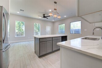 4536 Sunflower St in Houston, TX - Building Photo - Building Photo