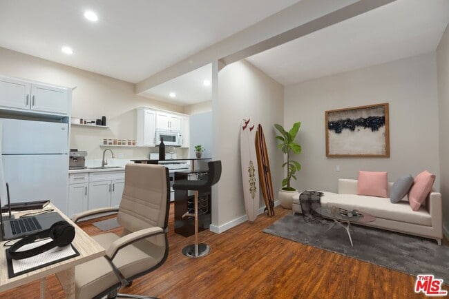 property at 1115 N Beverly Glen Blvd