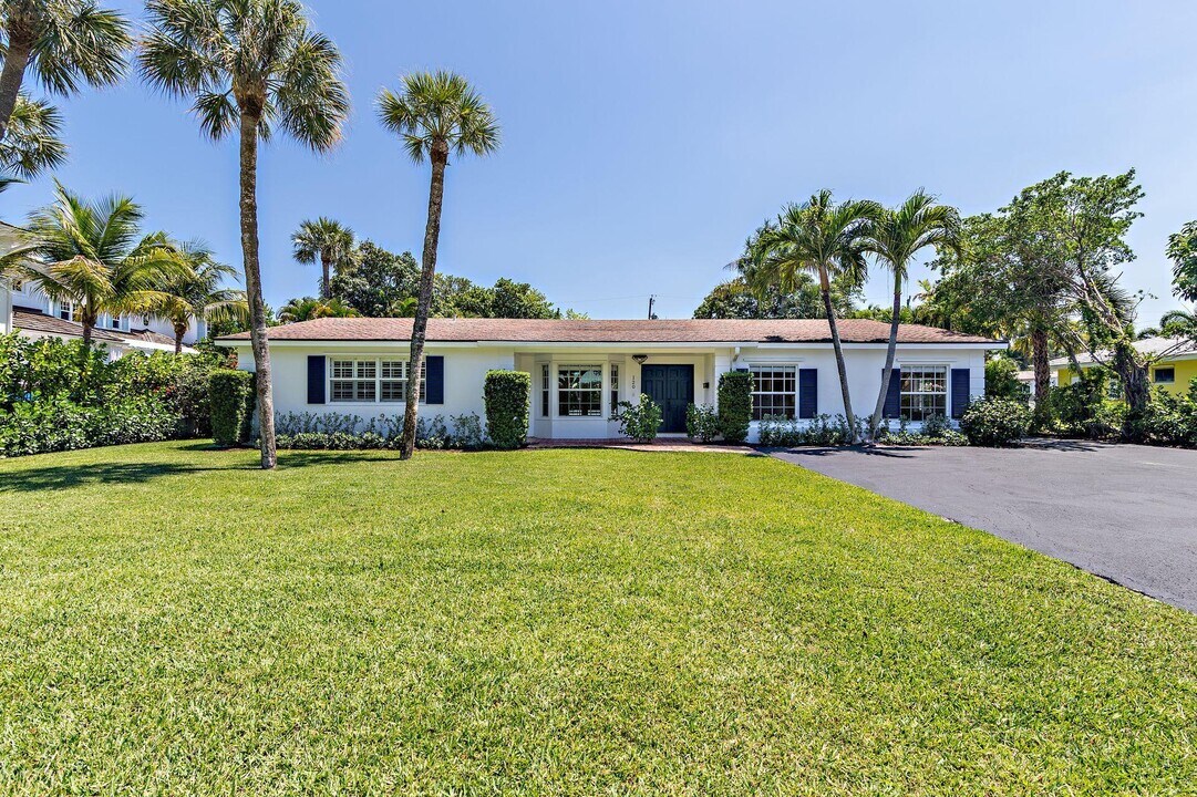 120 Miramar Way in West Palm Beach, FL - Building Photo