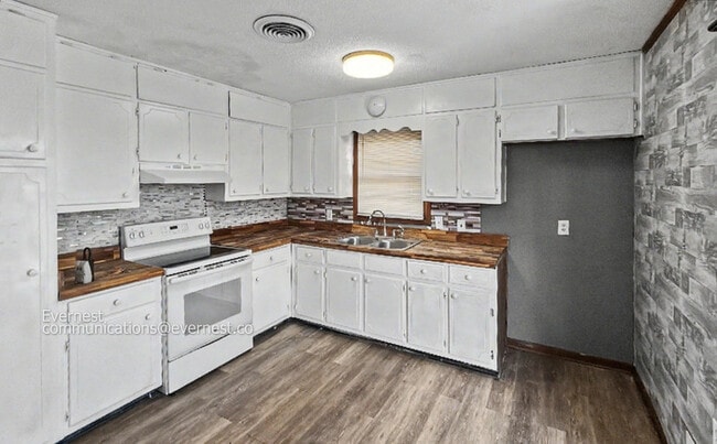 1816 Doman Cir in Birmingham, AL - Foto de edificio - Building Photo