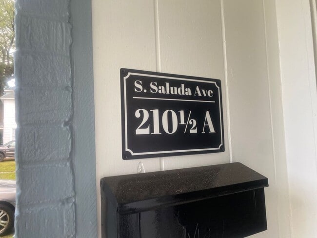210 1/2 Saluda Ave in Columbia, SC - Building Photo - Building Photo