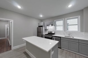 7 Lombardy Pl in Maplewood, NJ - Building Photo