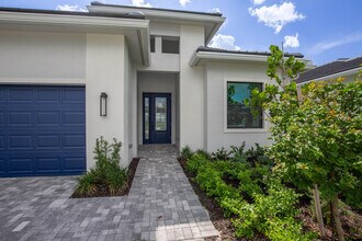 5576 Captiva Ln in Westlake, FL - Building Photo - Building Photo