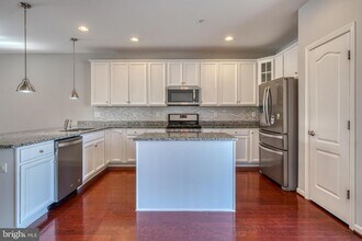 985 Morgan Run Rd in Middle River, MD - Building Photo - Building Photo