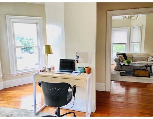 77 Hartford St-Unit -2 in Newton, MA - Building Photo