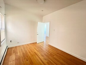 846 Huntington Ave, Unit 3 in Boston, MA - Foto de edificio - Building Photo