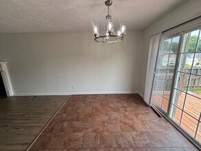 1041 Freedom Dr in Clarksville, TN - Building Photo - Building Photo
