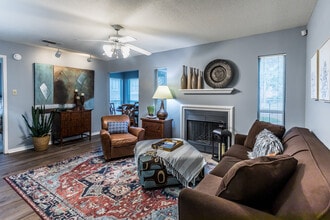 Stone Ridge at Germantown Falls in Memphis, TN - Foto de edificio - Interior Photo