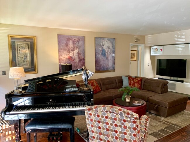 property at 1134 Alta Loma Rd