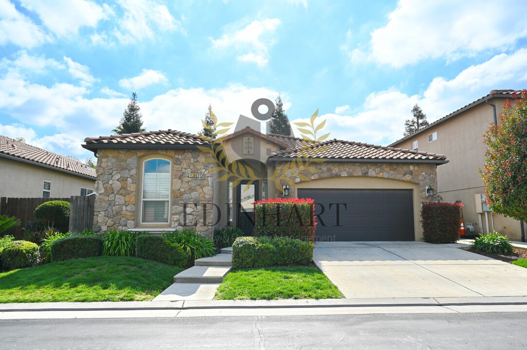 11360 N Via Milano Way in Fresno, CA - Building Photo