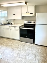 2139 4th St, Unit Downstairs in Bremerton, WA - Building Photo - Building Photo