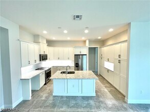 6361 Arriba Ave in Naples, FL - Building Photo - Building Photo