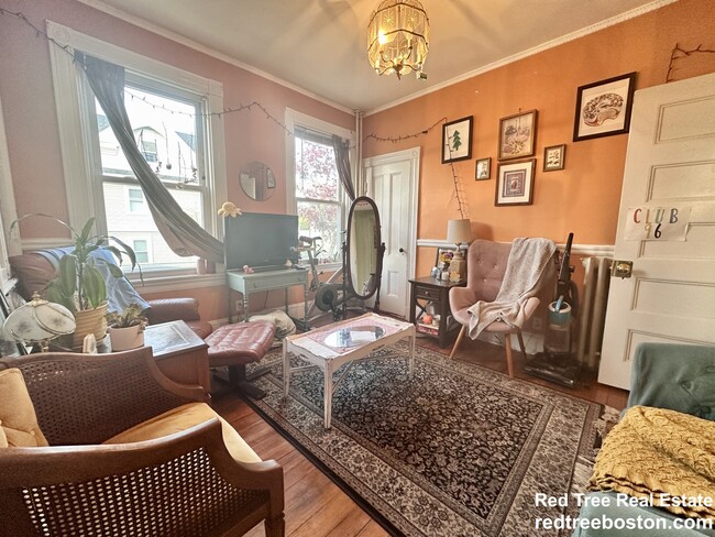 52 Dustin St, Unit 1 in Boston, MA - Building Photo - Building Photo