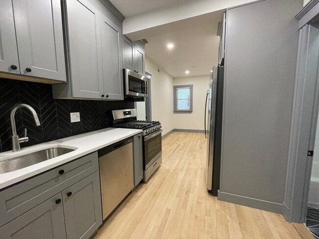 37 Long Ave, Unit 2A in Boston, MA - Building Photo - Building Photo