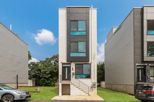property at 1435 S Fallon St