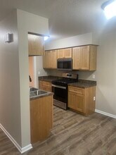 15468 Pennock Ln in Apple Valley, MN - Foto de edificio - Building Photo