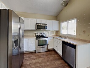 6743 Fountain Ridge Cir in Fountain, CO - Foto de edificio - Building Photo