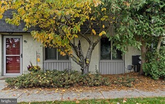 4702 CHELSEA Ct in Bensalem, PA - Building Photo