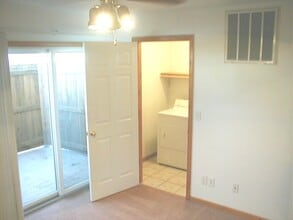 921 E Grand Ave in Carbondale, IL - Building Photo - Building Photo