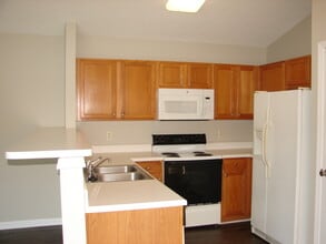 404 Kinship Ln in Apex, NC - Building Photo - Building Photo