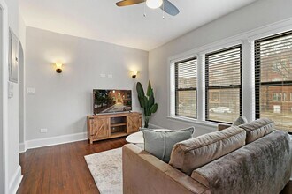 4627 N Ashland Ave in Chicago, IL - Building Photo - Building Photo