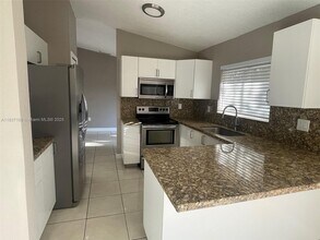 17900 SW 154th Ct in Miami, FL - Building Photo - Building Photo