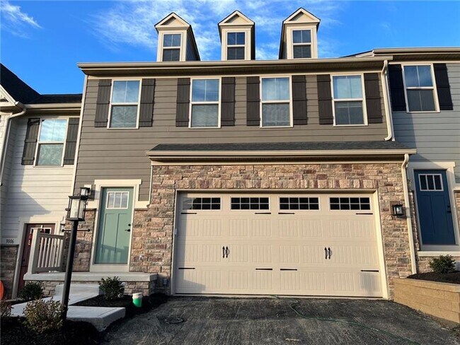 3004 Kapalua Ln in Jeannette, PA - Building Photo - Building Photo