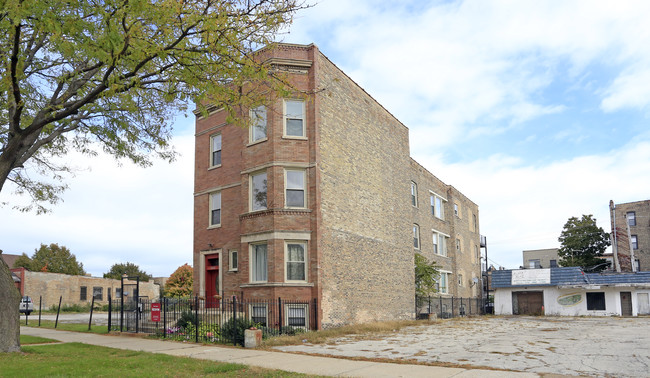 4443 S Michigan Ave in Chicago, IL - Building Photo - Primary Photo