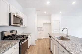 5740 Thornton Dr in Cumming, GA - Building Photo - Building Photo