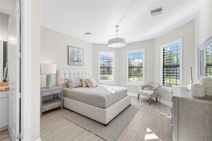 9124 Snowy Owl Wy in Naples, FL - Building Photo