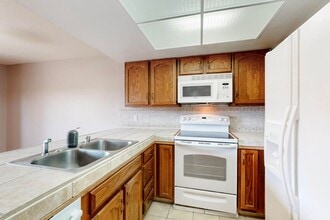 6001 McKinney Dr NE in Albuquerque, NM - Building Photo - Building Photo