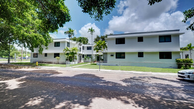 1895 Coral Way in Coral Gables, FL - Building Photo - Primary Photo