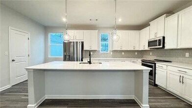 2723 Valley Ln NE in Atlanta, GA - Building Photo - Building Photo