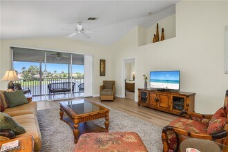 3524 Windjammer Cir in Naples, FL - Foto de edificio - Building Photo