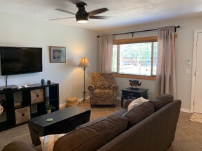 6186 Chia Ave in Twentynine Palms, CA - Building Photo - Building Photo