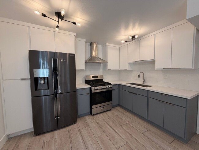 8517 Cedros Ave, Unit Unit 05