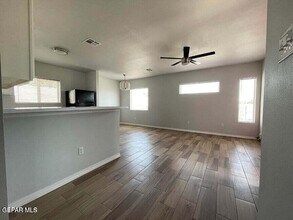 9467 Landry McKee Ln in El Paso, TX - Building Photo - Building Photo