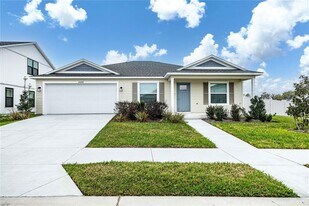 2498 Alder Ave in Okahumpka, FL - Building Photo