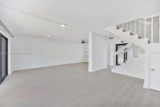 3809 SW 82nd Ave in Miami, FL - Building Photo - Building Photo