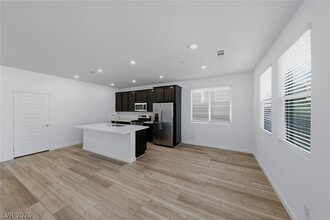 1752 Strada Nathan in Henderson, NV - Building Photo - Building Photo