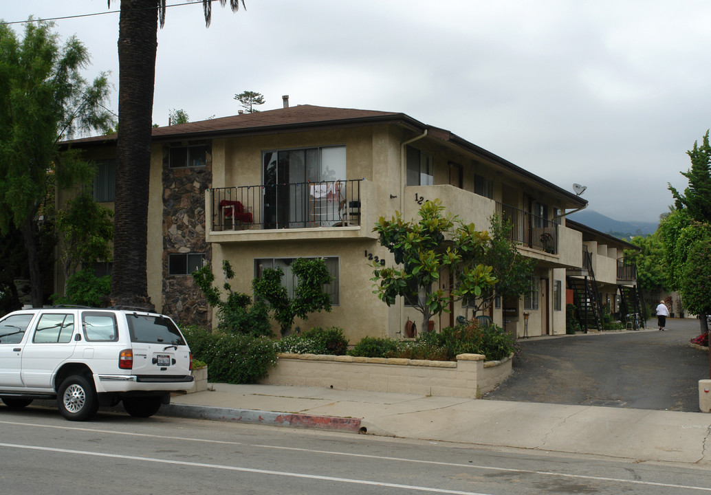 1220 Bath St in Santa Barbara, CA - Building Photo