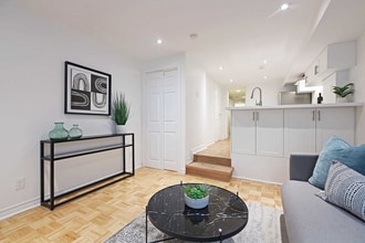 116 Aldwych Av in Toronto, ON - Building Photo - Building Photo
